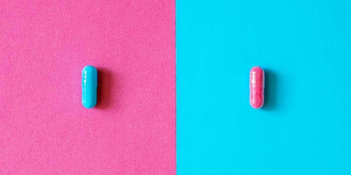 a blue pill on a pink background and a pink pill on a blue background showing suboxone vs methadone