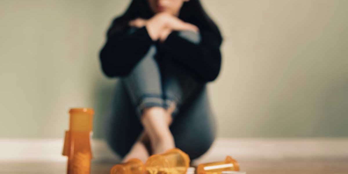 woman deals with the patterns of drug abuse