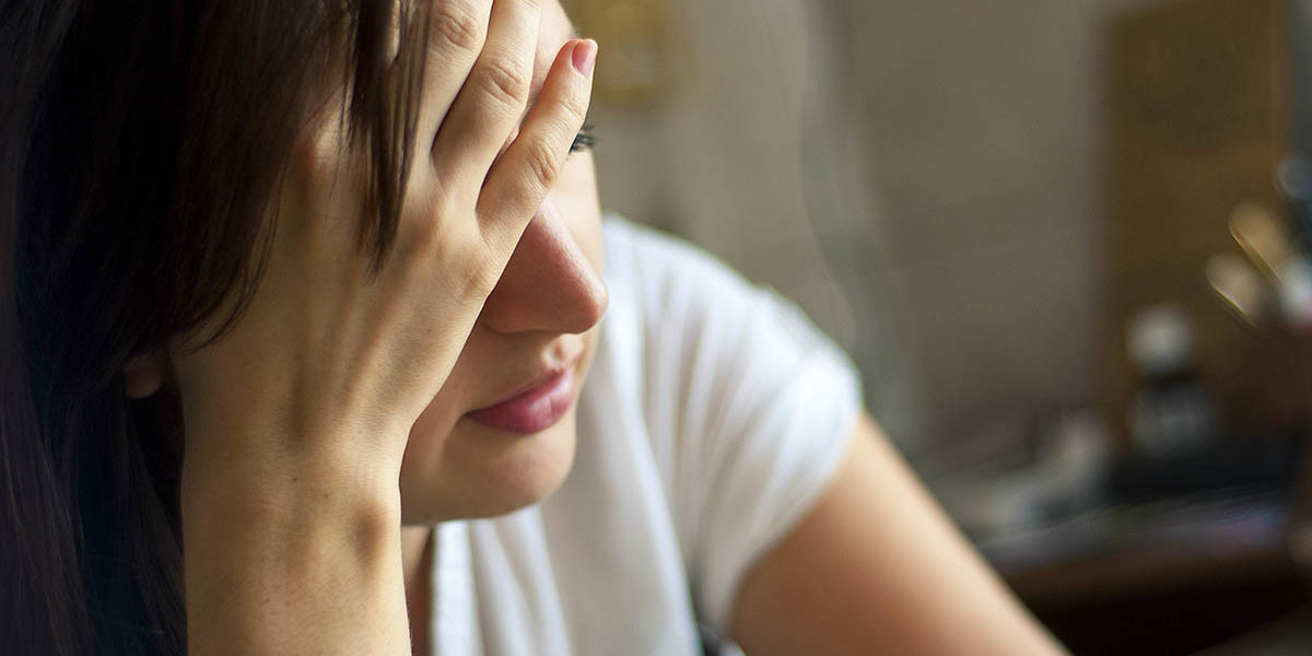 woman wonders what does depression feel like?