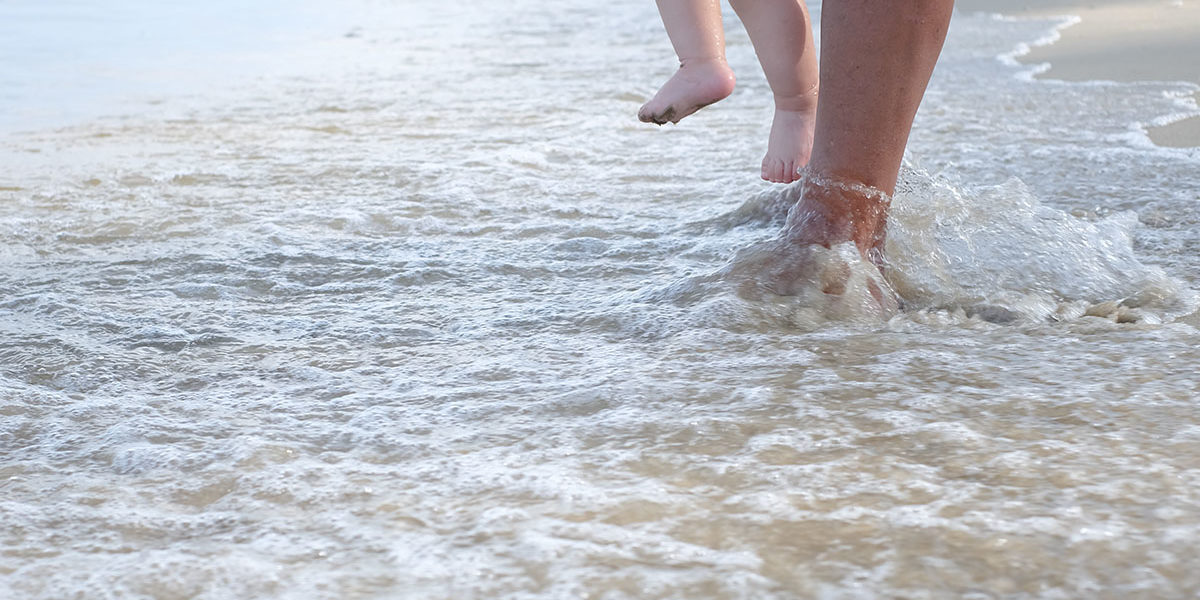 people using ocean therapy for addiction