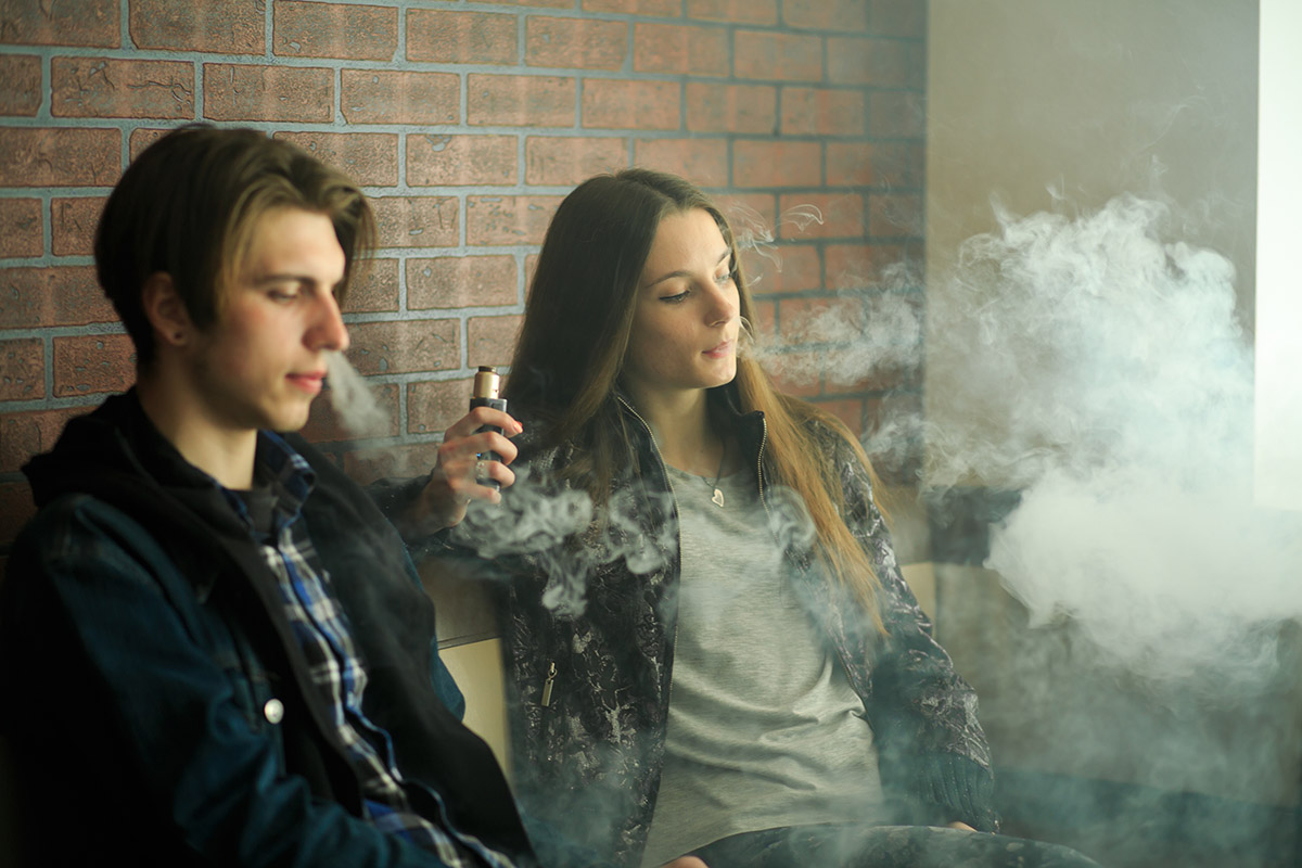 two teens and vaping