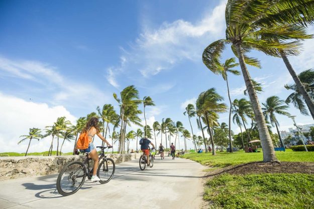 outside rehab facilities in Florida with beach paths and people biking